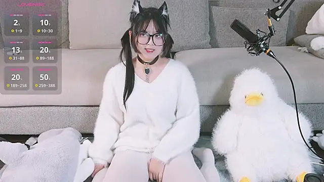 Snapshot of Yu_UwU_ chatting on February 4, 2:43 pm Yu UwU  online show from February 4, 2:43 pm