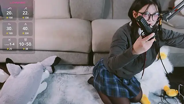 Snapshot of Yu_UwU_ chatting on February 13, 2:42 pm Yu UwU  online show from February 13, 2:42 pm