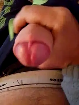 Snapshot of MaxiFabry chatting on November 8, 8:29 pm MaxiFabry online show from November 8, 8:29 pm