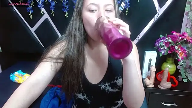 Snapshot of alison_deep chatting on March 10, 1:32 pm alison deep online show from March 10, 1:32 pm