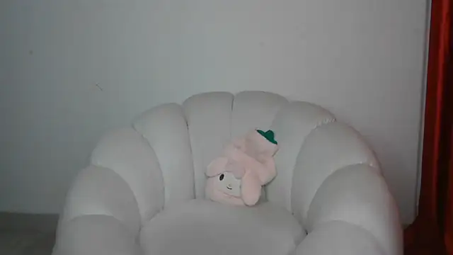 Snapshot of GoddessGlide chatting on December 19, 5:53 pm GoddessGlide online show from December 19, 5:53 pm