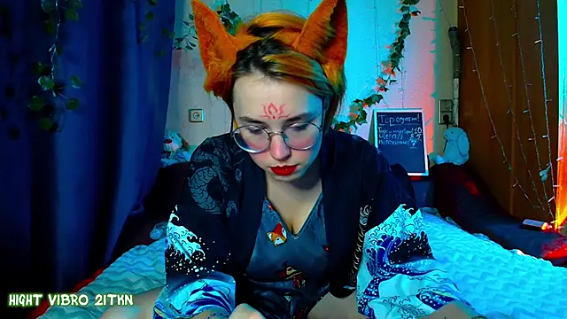 TrickyKitsune online show from February 13, 3:24 pm