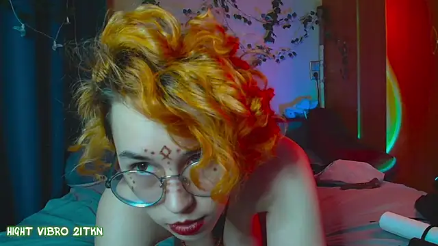 TrickyKitsune online show from March 9, 6:54 pm