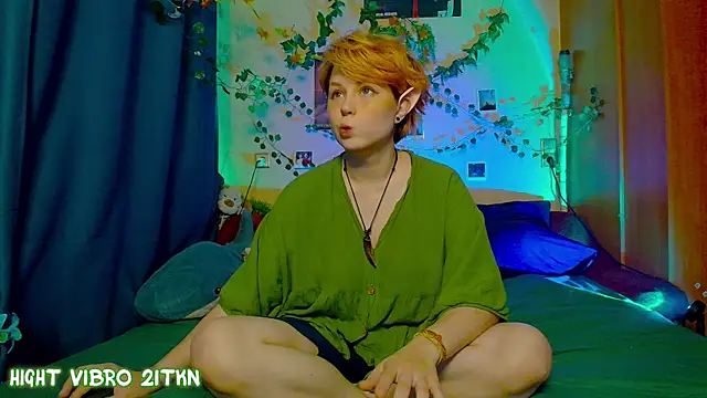 TrickyKitsune online show from September 25, 12:53 pm