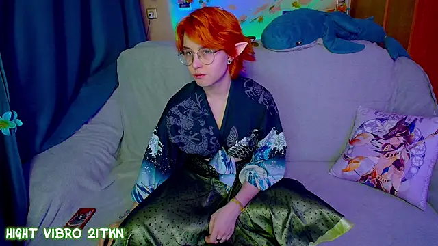 TrickyKitsune online show from December 1, 2:55 pm