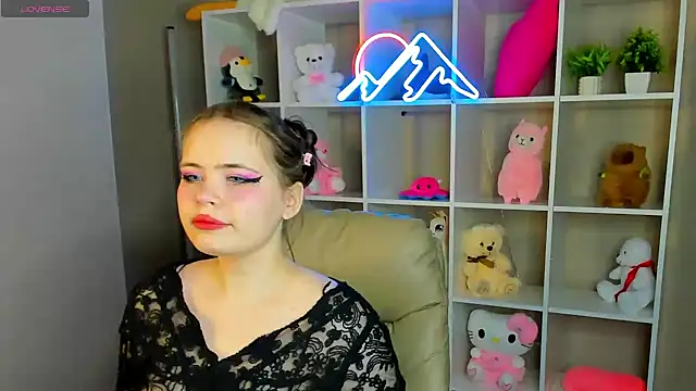 EricaElliott online show from February 17, 1:04 am