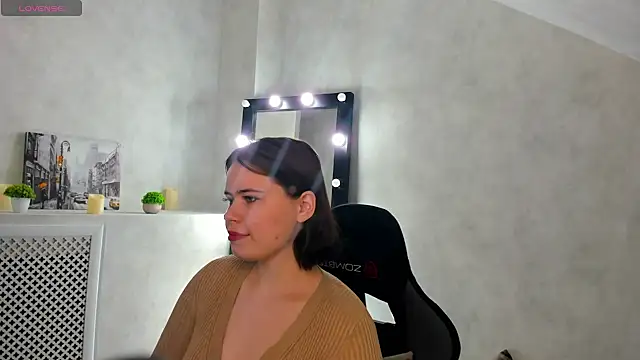 EricaElliott online show from February 26, 1:11 am