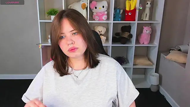 EricaElliott online show from May 20, 9:15 am