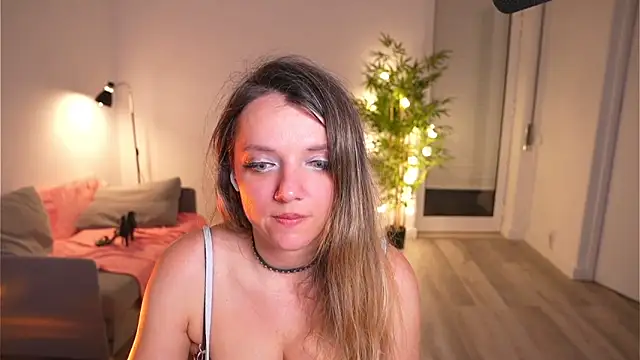 Magnetic Amy online show from May 10, 9:20 pm