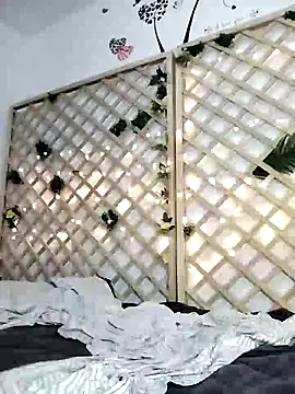 Mia WAll online show from January 22, 1:10 am