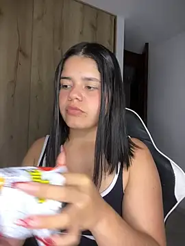 pretty angela1 online show from January 10, 12:45 am