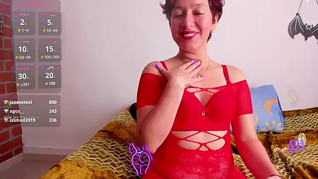 Snapshot of Laura_hellss chatting on February 3, 6:07 pm Laura hellss online show from February 3, 6:07 pm