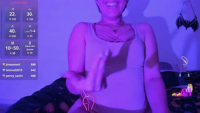 Snapshot of Laura_hellss chatting on February 19, 2:44 am Laura hellss online show from February 19, 2:44 am