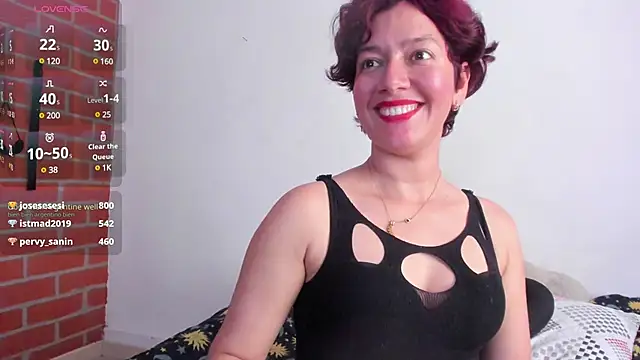Snapshot of Laura_hellss chatting on March 4, 7:54 pm Laura hellss online show from March 4, 7:54 pm