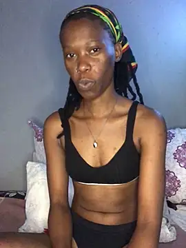 Snapshot of xxSexyTalia28 chatting on February 21, 9:21 am xxSexyTalia28 online show from February 21, 9:21 am