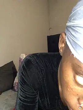 Snapshot of xxSexyTalia28 chatting on March 21, 10:35 pm xxSexyTalia28 online show from March 21, 10:35 pm