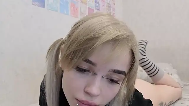 emodreamgirl online show from May 17, 12:56 pm