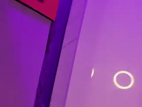 Snapshot of Chloe_Martini chatting on October 12, 3:05 am Chloe Martini online show from October 12, 3:05 am