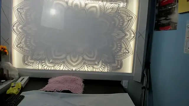 Snapshot of Chloe_Martini chatting on March 18, 3:09 am Chloe Martini online show from March 18, 3:09 am