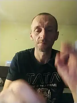 krecik1988 online show from October 18, 7:25 pm