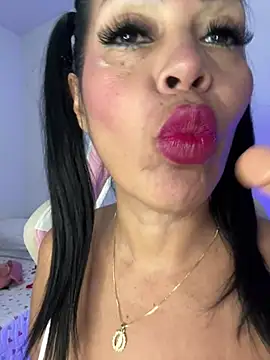 Snapshot of KarolRubi1 chatting on February 14, 11:53 pm KarolRubi1 online show from February 14, 11:53 pm