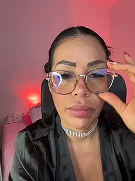 KarolRubi1 online show from May 4, 9:33 pm