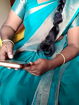 Snapshot of Tamil_roja69 chatting on December 25, 4:33 am Tamil roja69 online show from December 25, 4:33 am