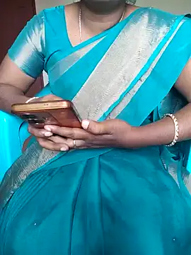 Snapshot of Tamil_roja69 chatting on December 30, 6:09 am Tamil roja69 online show from December 30, 6:09 am