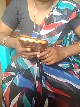 Snapshot of Tamil_roja69 chatting on February 8, 7:26 am Tamil roja69 online show from February 8, 7:26 am