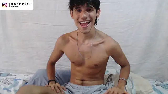 Snapshot of Johan_Mancini_R chatting on February 13, 7:43 pm Johan Mancini R online show from February 13, 7:43 pm