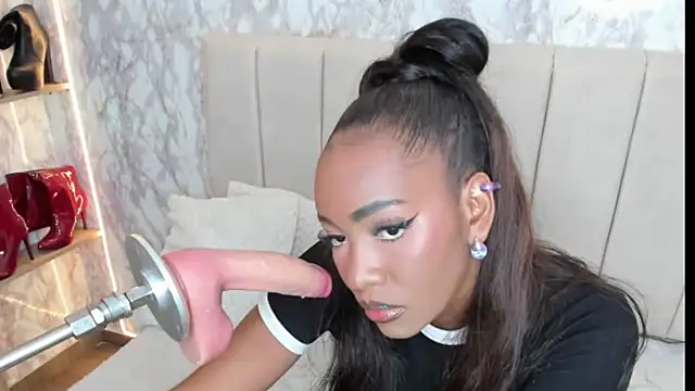 whiitneyfox online show from October 26, 11:09 pm