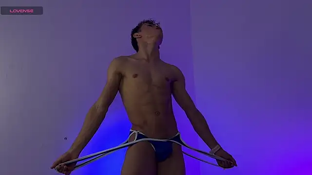 Snapshot of Nijinsky_LatinBoy chatting on April 5, 11:18 am Nijinsky LatinBoy online show from April 5, 11:18 am