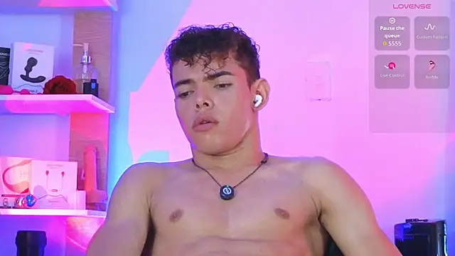 Snapshot of Nijinsky_LatinBoy chatting on May 11, 2:45 pm Nijinsky LatinBoy online show from May 11, 2:45 pm