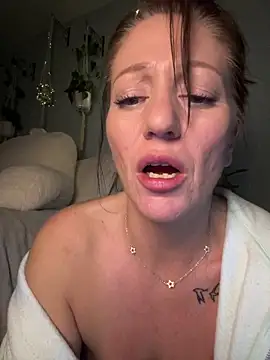 AlessasRoom online show from April 2, 8:23 am