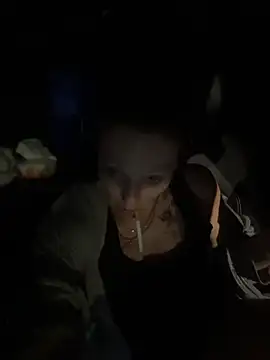 AlessasRoom online show from May 5, 1:46 am