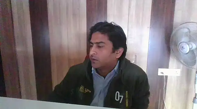 indihotguy online show from February 8, 10:29 am