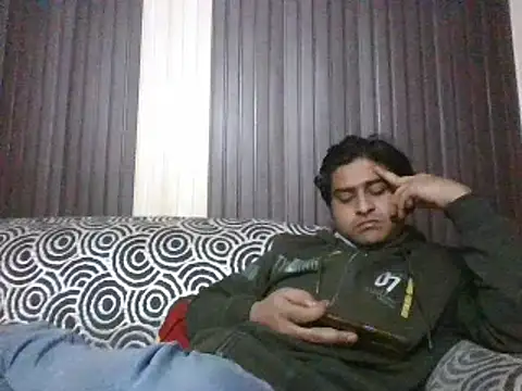 indihotguy online show from February 8, 5:08 pm