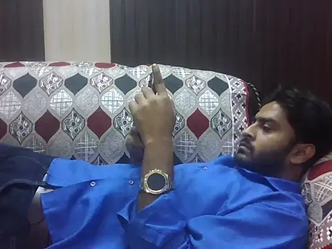 indihotguy online show from October 31, 12:39 pm