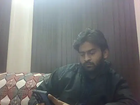 indihotguy online show from December 2, 10:31 am