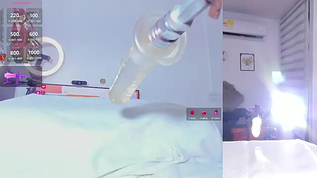 Maria Jones  online show from November 14, 1:15 am