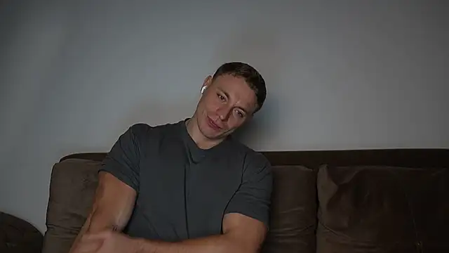 Snapshot of o_r_b_i_t chatting on March 19, 5:28 pm o r b i t online show from March 19, 5:28 pm