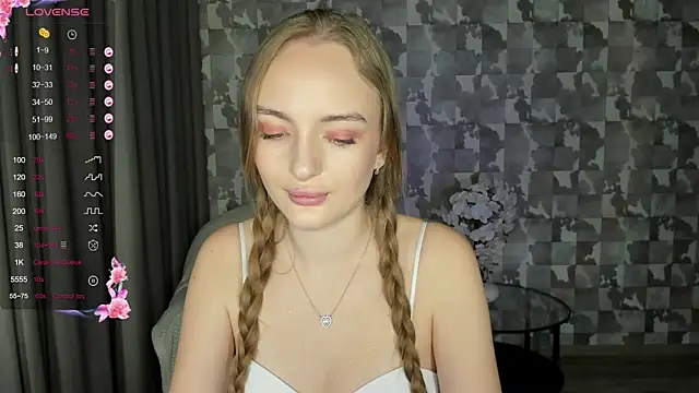 A delina online show from February 4, 3:04 pm