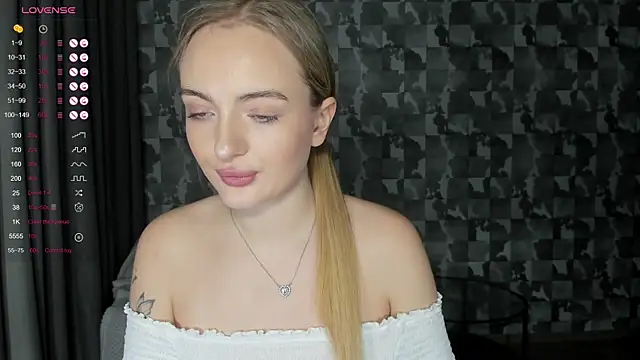 A delina online show from November 4, 1:32 pm