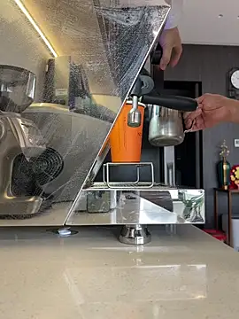 Snapshot of chinalover4199 chatting on March 17, 2:05 am chinalover4199 online show from March 17, 2:05 am