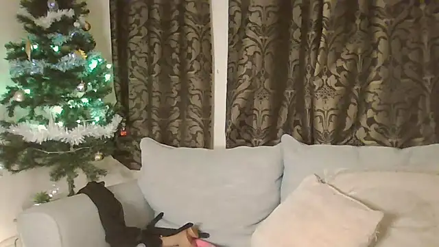 DDnaughty online show from December 1, 1:21 am