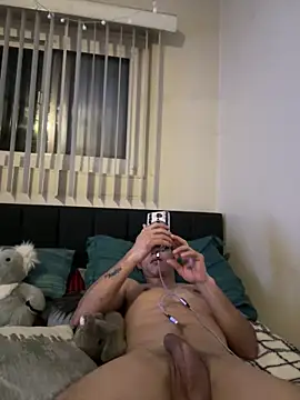 Snapshot of ansdarken chatting on January 15, 4:15 am ansdarken online show from January 15, 4:15 am