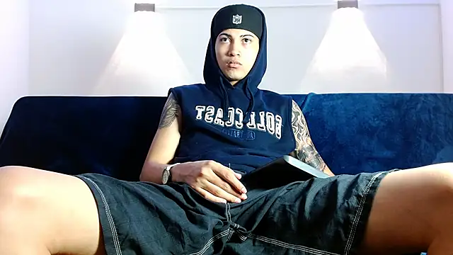 Br4ndxpimm online show from October 3, 1:52 pm