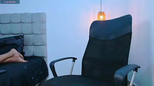 Snapshot of Br4ndxpimm chatting on March 11, 1:39 pm Br4ndxpimm online show from March 11, 1:39 pm