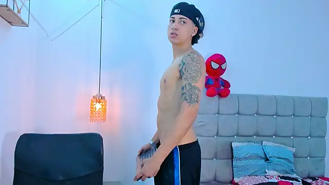 Snapshot of Br4ndxpimm chatting on March 13, 6:14 pm Br4ndxpimm online show from March 13, 6:14 pm