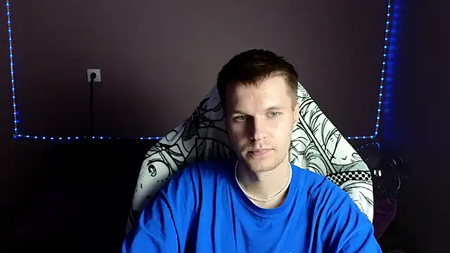 Leonnextdoor online show from January 3, 11:35 am